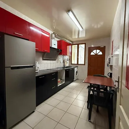 Face A La Gare - 4 3*